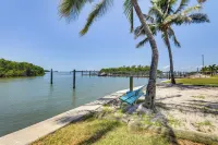 2 Mi to Bradenton Beach Water-View Home with BBQ - Spa