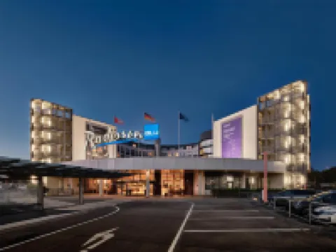 Radisson Blu Hotel, Hamburg Airport Hotels near Niendorf