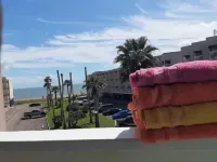 Clean beach style condo on the beach!!!