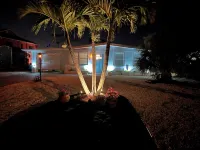 LOCATION  Cozy bungalow on Monroe Canal, the most entertaining / traveled canal Hotels near Fort Myers / Pine Island KOA Holiday