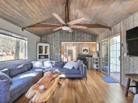 Spring Season Our Cabin Home Backing Preserve with Deck, Grill and Gas Fire Pit Hotels in Pine