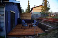 The Octopus Den! Cozy 3bd 2bth sleeps 8!