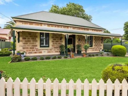 "GraciaDeDios" Beautifully renovated 1910 Cottage