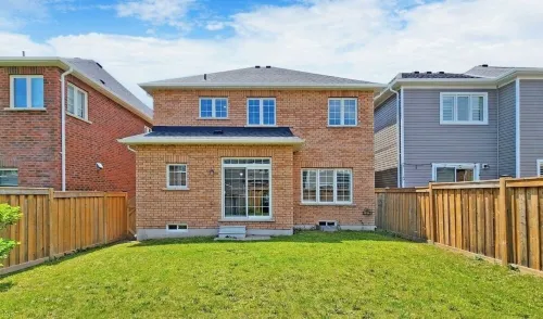 Modern family friendly 4-bedroom home away from home in Oshawa!
