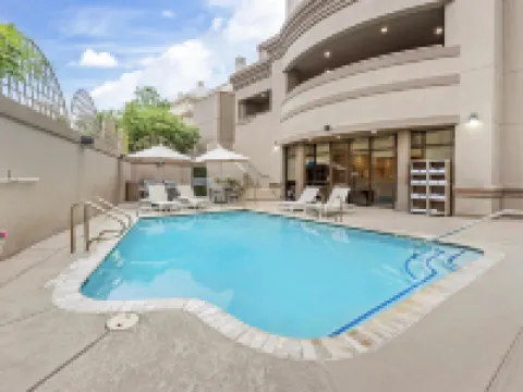 โรงแรม Sonesta ES Suites ที่ San Antonio Downtown Alamo Plaza โรงแรมในซานอันโตนิโอ