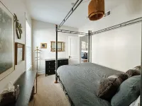 Family-friendly, stylish Chicago Apartment in Logan Square Hotels near Walmart Supercenter