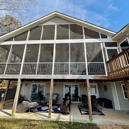 7-Bedrm, 5-Bath Home on 168' of Open Shoreline on a Wide, Deep-Water Cove.