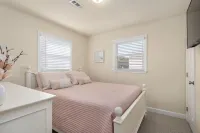 Charming 3-bedroom cottage in gorgeous Nags Head with WiFi, AC