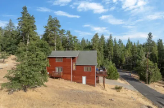 Prasad Retreat - Sunny Home W/ Deck & Air Hockey 3 Bedroom Home by Bear Valley Vacation Rentals