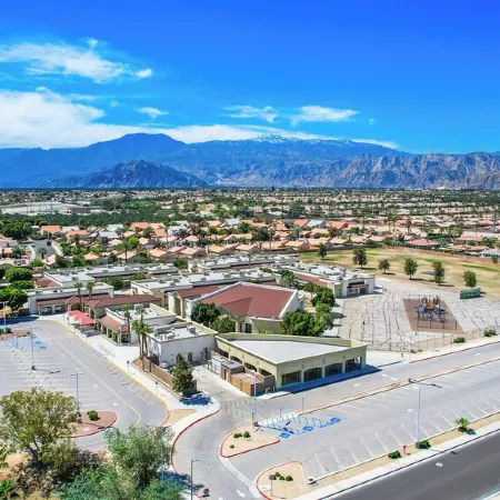 Charming 4-bedroom house with private pool and spa in brilliant Indio