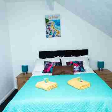 Leeds City Centre House Sleeps 8 Comfortably Rooms
