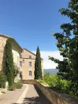 Ensemble de Charme de 3 Maisons de Village Avec Bassin Réunies par des Terrasses Hotels in Ménerbes