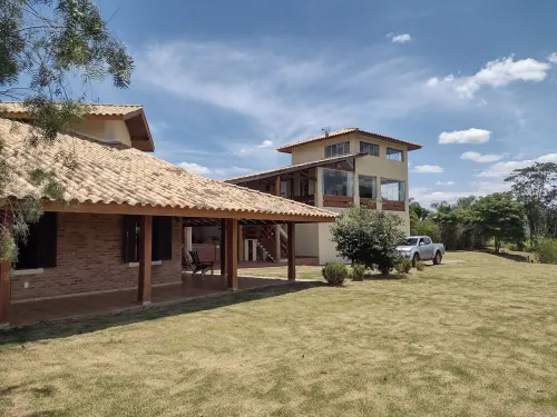 Linda Casa na Represa Hotels in Piracaia