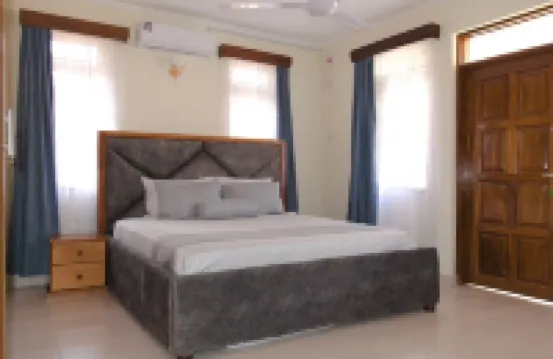 A coastal villa with a splash of glam!