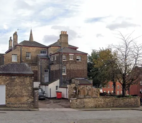 Entire 2 bedroom flat central lincoln