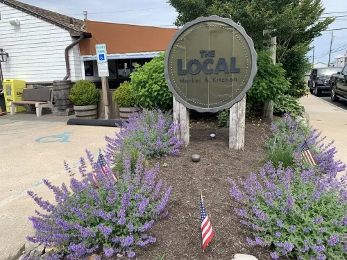 Beautiful Beach House - Two Blocks from the Ocean - One Block from the Bay