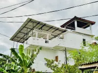 Trinco Town Family Guest House 4-bedroom house in charming Trincomalee with AC,