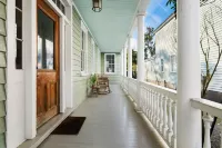 Cozy Patio and Access to Exclusive Club - Charming Historical Haven