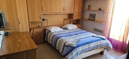 Hôtel et Résidence de la Transhumance Отели в г. Сен-Мартен-де-Кро