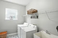 Lowcountry Luxury Near Palmetto Bluff 4 Bedroom Home - 2-Star
