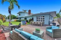 Designer 6 Bedroom | Game Room | 10 Min To Beach!