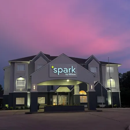 Spark by Hilton Stillwater Отели в г. Пейн