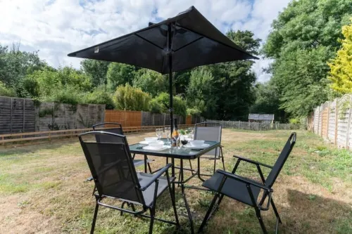 Beautiful 2 Bedroom House With Spacious Garden BBQ Các khách sạn ở Westerham
