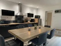 Maison 3 Chambres Avec Jardin , Proximité de Tous Commerces , Sans Nuisances Hotels in Rostrenen