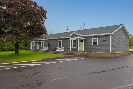 Charming 3-bedroom house with a Pond View/pet friendly