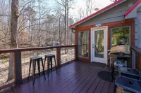 Tranquil Waterfront Valley Cabin With Views