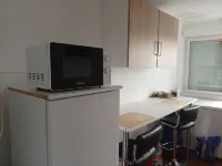 Apartment with bedroom, living room and fully equipped kitchen in the city center.