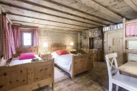 Chesa Paulina: Grosszügiges Engadinerhaus vom 1550 Hotels in Zuoz