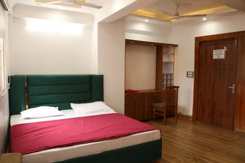 Spacious 6-bedroom apartment with WiFi, AC in Sahastradhara Helipad, Dehradun