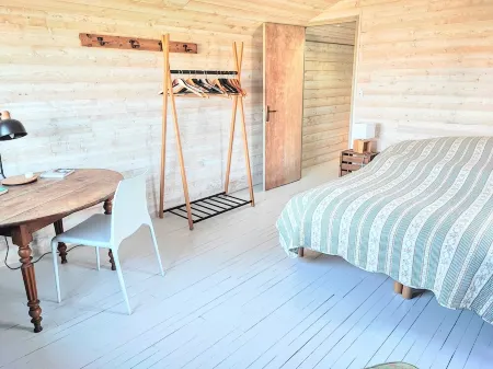 Charming Breton Penty 40m from the ocean Отели в г. Пенмарш