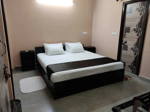 River View Delhi home stay