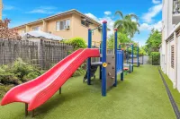 Little Palm- Tropical Escape Hotel a Manoora