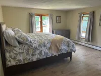 Spacious 5-bedroom house, WiFi, AC, 1 block from Lake & Main St. - con encanto