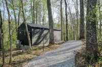 Luxury Tiny Retreat • Hot Tub & Fire Pit
