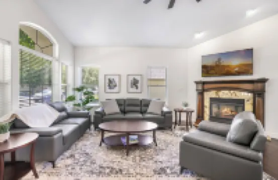 Luxury Home near Canyon; HOT TUB