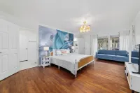 Katy Oasis with Huge Patio, Pool & Game Room