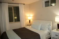 Charming 1-bedroom apartment in marvelous Boulder with gardens all around.