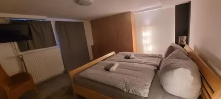 Villa Souterrain, W-lan, Büro Отели в г. Леверкузен