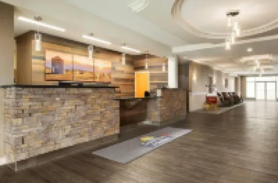 Days Inn & Suites by Wyndham Brooks