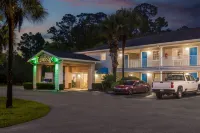 Travelodge Suites by Wyndham MacClenny/I-10 Hotels near Walmart Supercenter