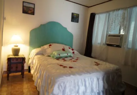 Pura vida tico's family-friendly casita in the central valley