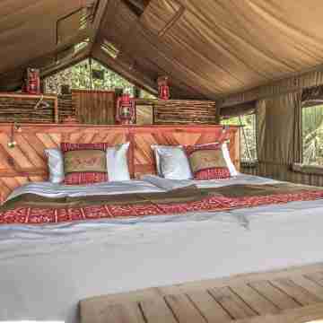 Glamping in comfort between Maun and Moremi Rooms