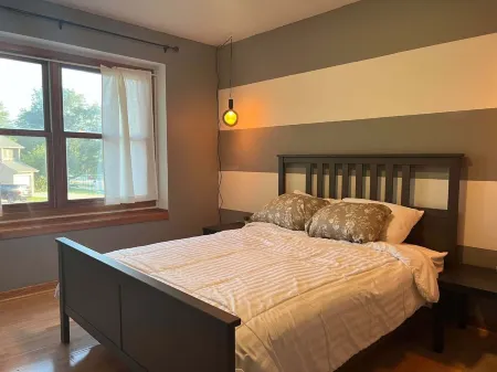 The Perch, townhome with AC, in tranquil Coralville