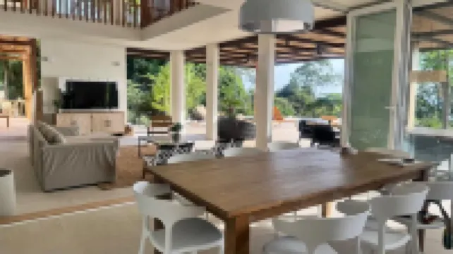 Spacious 7-bedroom house in wonderful Santa TeresaStunning sunset