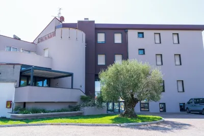 Hotel HDomus Hotels near Mozzecane