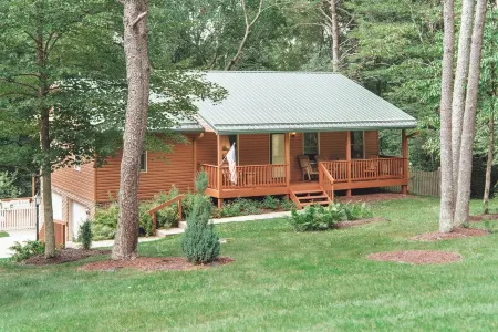 Bigfoot's Hideout: A Hocking Hills Escape